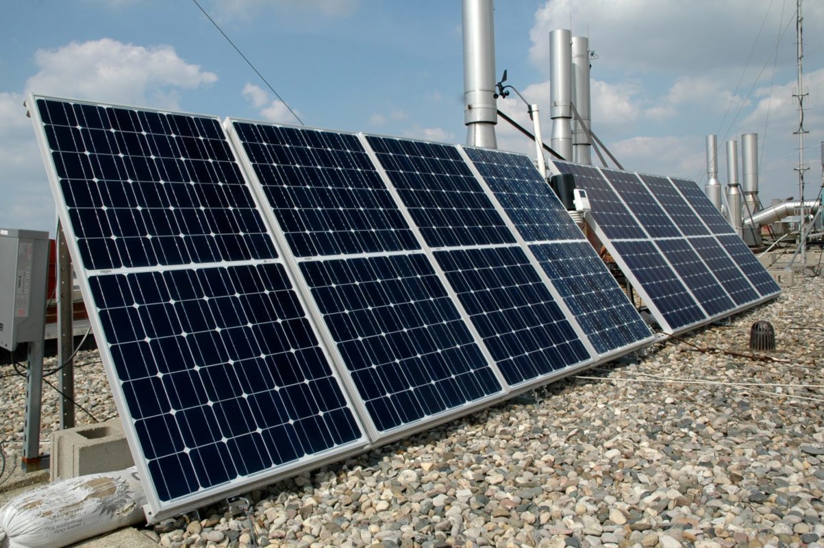The 1MW community-solar project will generate over 2.1 million kWh per year. Image: stantoncady/Flickr