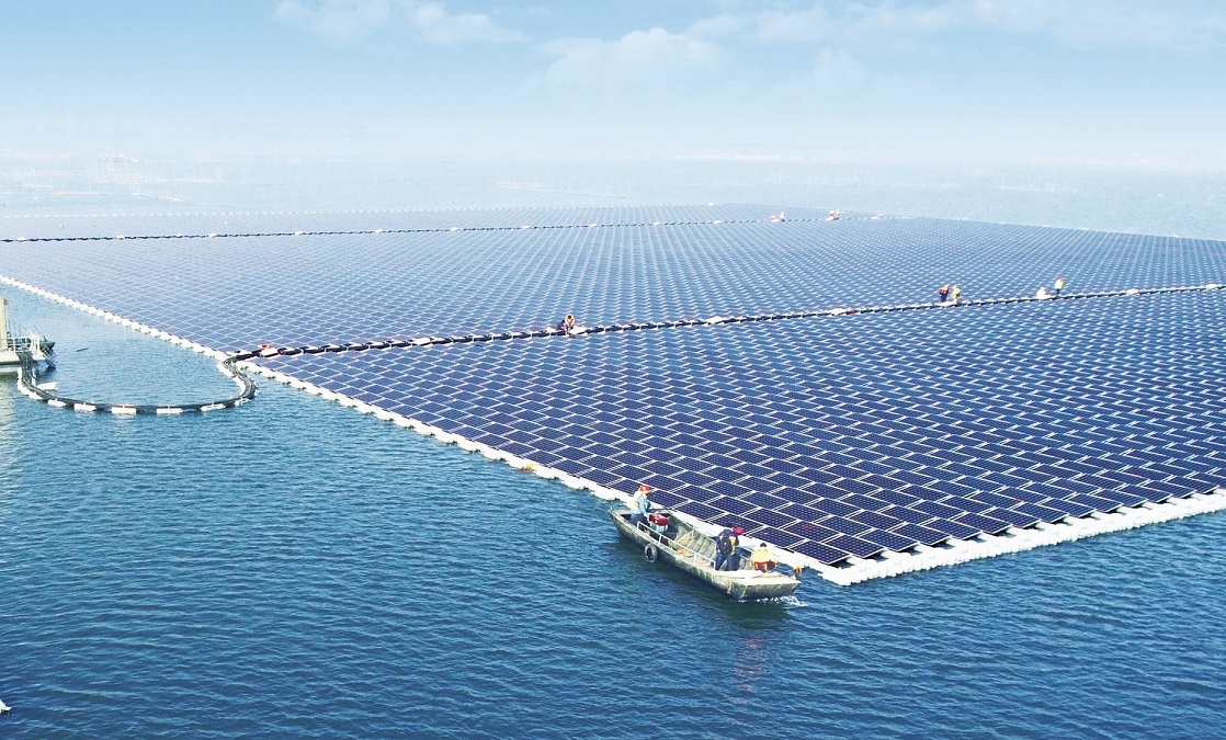 A 40MW floating solar project in China. Image: Sungrow. 