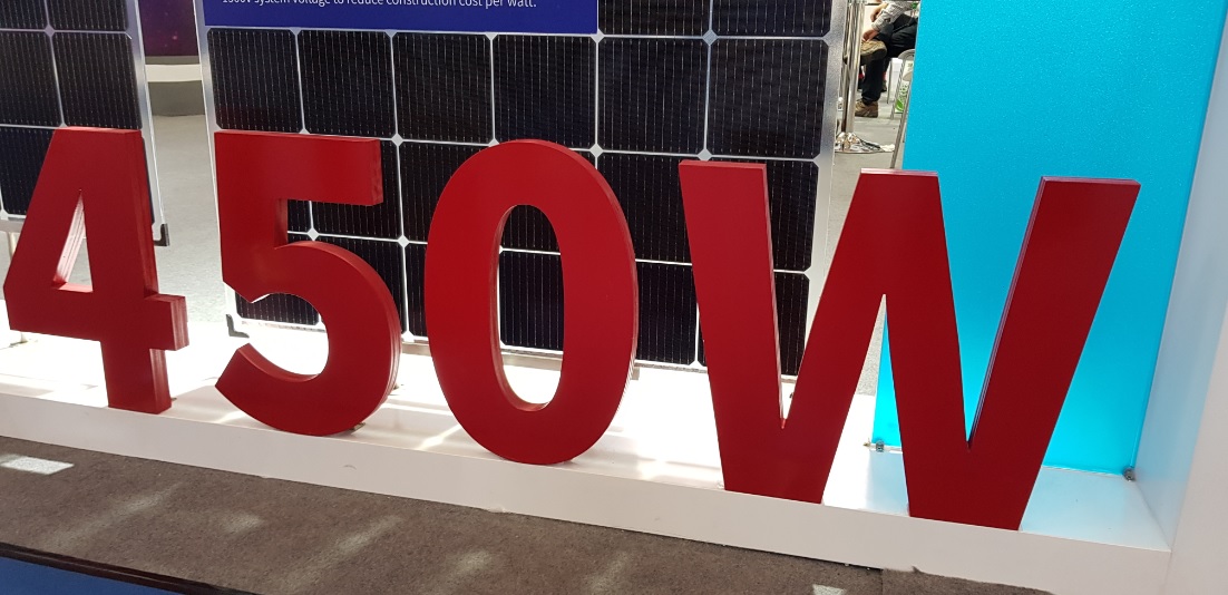 Back in 2013, the world was full of 240W 60-cell p-type modules, and rooftops and fields alike utilized this mainstream supply channel. Today, state-of-the-art p-type and n-type designs are trending in the 400-450W range plus. Image: PV Tech