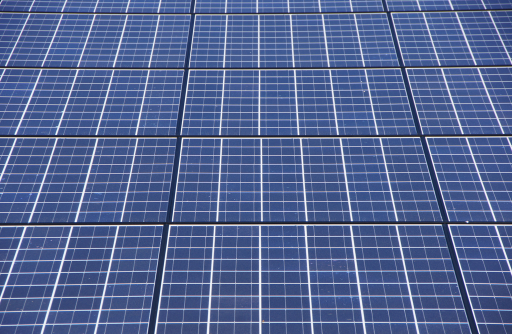 As part of the move, Enviromena will install 4,126 PV panels atop the 400,000 square foot GCSCI facility, located in Dubai’s Jebel Ali Industrial area. Image: Martin Abegglen / Flickr