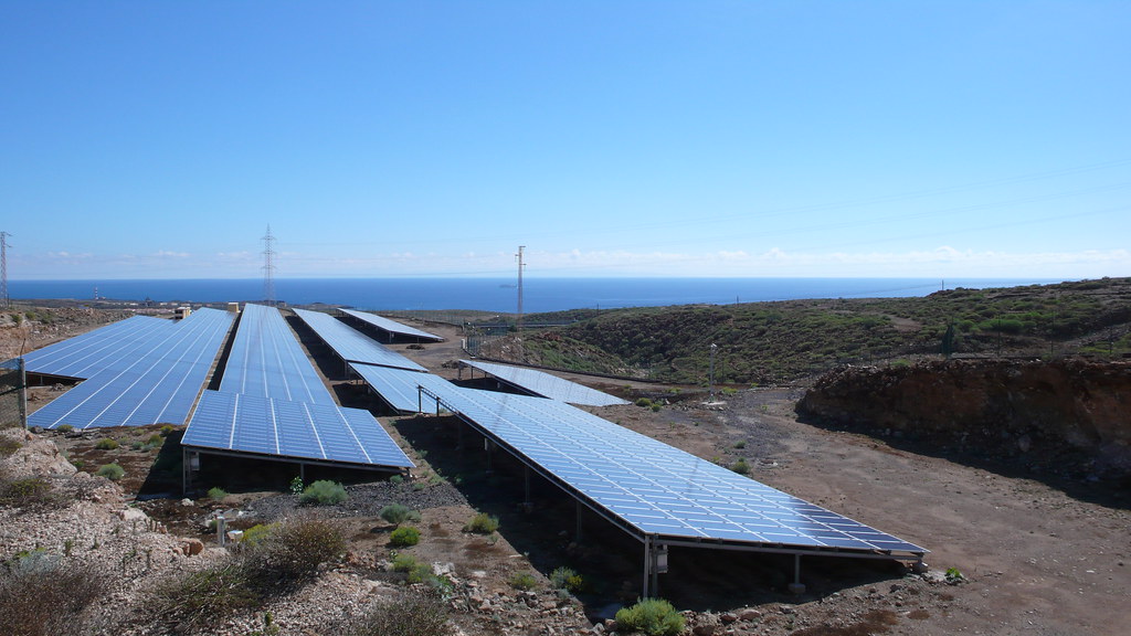 Proceeds from these Renewable Energy Bond will be used for the development of four renewable-energy projects within South Africa, totaling out to three PV projects and one wind power installation. Image: Jose Mesa / Flickr