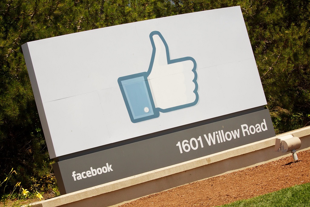 This week Facebook secured PV power for its data centres but also revealed it will invest in separate projects (Credit: Flickr / Marcin Wichary)