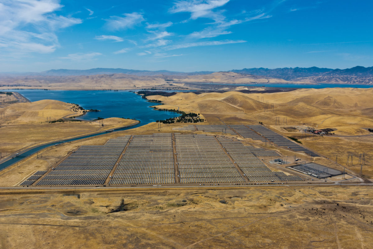8point3's Quinto solar project in Merced Country, California. Source: 8point3 Energy Partners