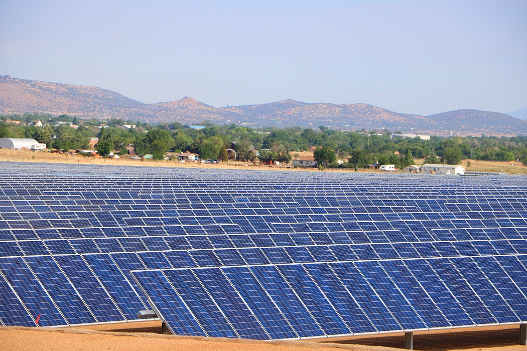 APS is looking to install a battery storage system at its Chino Valley solar project (pictured) in Arizona. Image: Arizona Public Service.