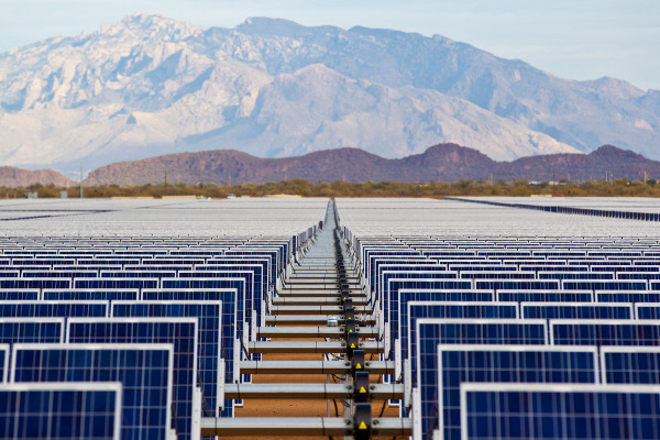 Built over 359 hectares of land in Dawson County, Texas, the installation features Array’s DuraTrack HZ v3 product to ensure optimal output from the facility’s 410,000 PV panels. Image: Array Technologies