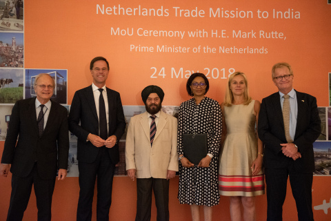 From left to right: Mr. Alphonsus Stoelinga (Ambassador of the Netherlands to India), Mr. Mark Rutte (PM of the Netherlands), Mr. H.S. Wadhwa (COO Azure Power), Ms. Fatou Bouaré (CRFO FMO), Ms. Sigrid Kaag (Minister for Foreign Trade and Development Cooperation of the Netherlands) and Mr. Hans de Boer (President of the Confederation of Netherlands Industry and Employers VNO-NCW)