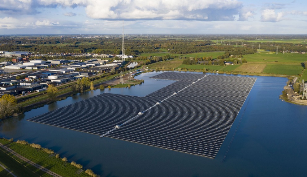 A 14.5MWp floating PV project in the Netherlands that was acquired by Encavis last year. Image: BayWa AG.