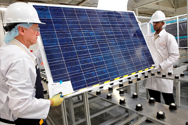 Developed on 182 hectares of land in Bladen and Cumberland counties, the installation will generate enough clean energy to cover the needs of approximately 11,750 homes. Image: Canadian Solar