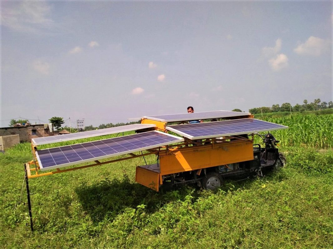 A solar irrigation rickshaw. Credit: Claro Energy