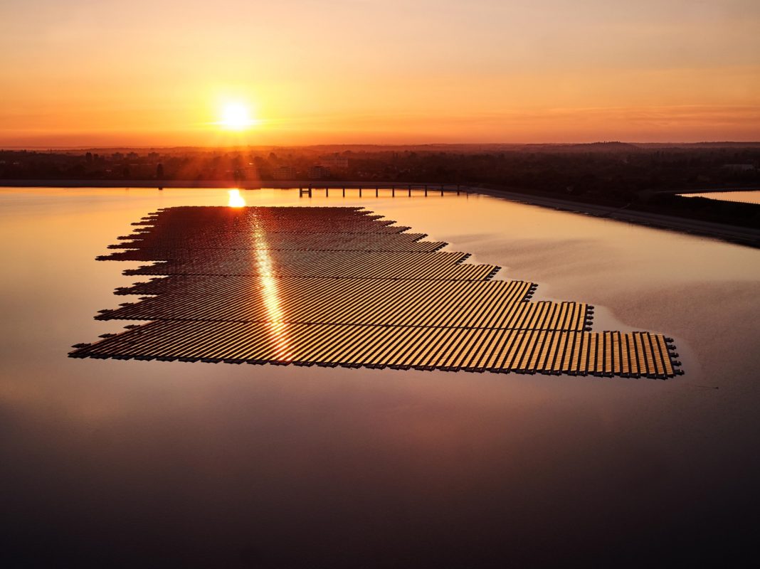 Lightsource BP’s only floating solar project to date, the 6.3MW install on the QEII Reservoir in the UK. Image: Lightsource BP.