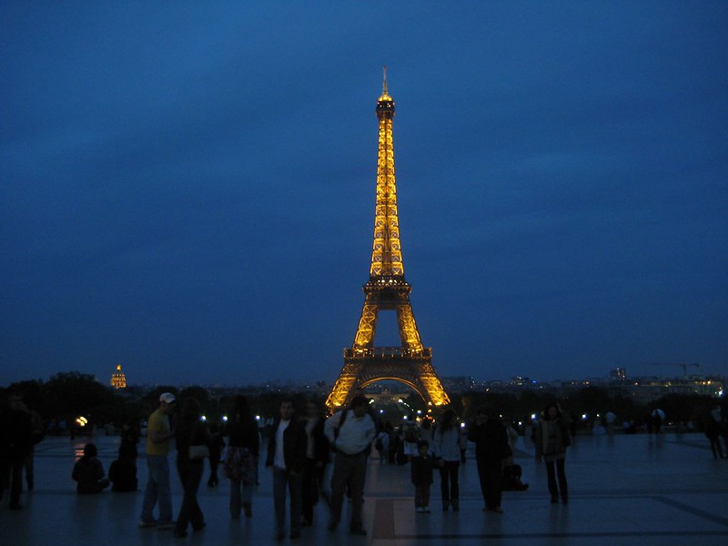The Eiffel Tower at night. Souce: Flickr, Greg Walters