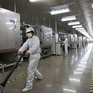 Hanergy TF said in a financial statement that its parent company Hanergy Holdings and other affiliates, owed the company more that US$630 million from past transactions of which around US$334 million was overdue.