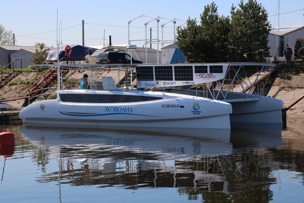 Hevel Group have provided specialised semi-flexible heterojunction cell-based laminates to a solar electric catamaran that is planning a 5000 km long journey across Russia.