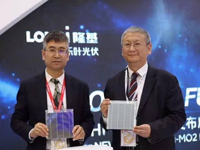 LONGi Solar launched its first high-performance mono-PERC (Pasivated Emitter Rear Cell) bifacial module series that comes in both 60-cell and 72-cell configuration at SNEC 2017. Image: LONGi Solar