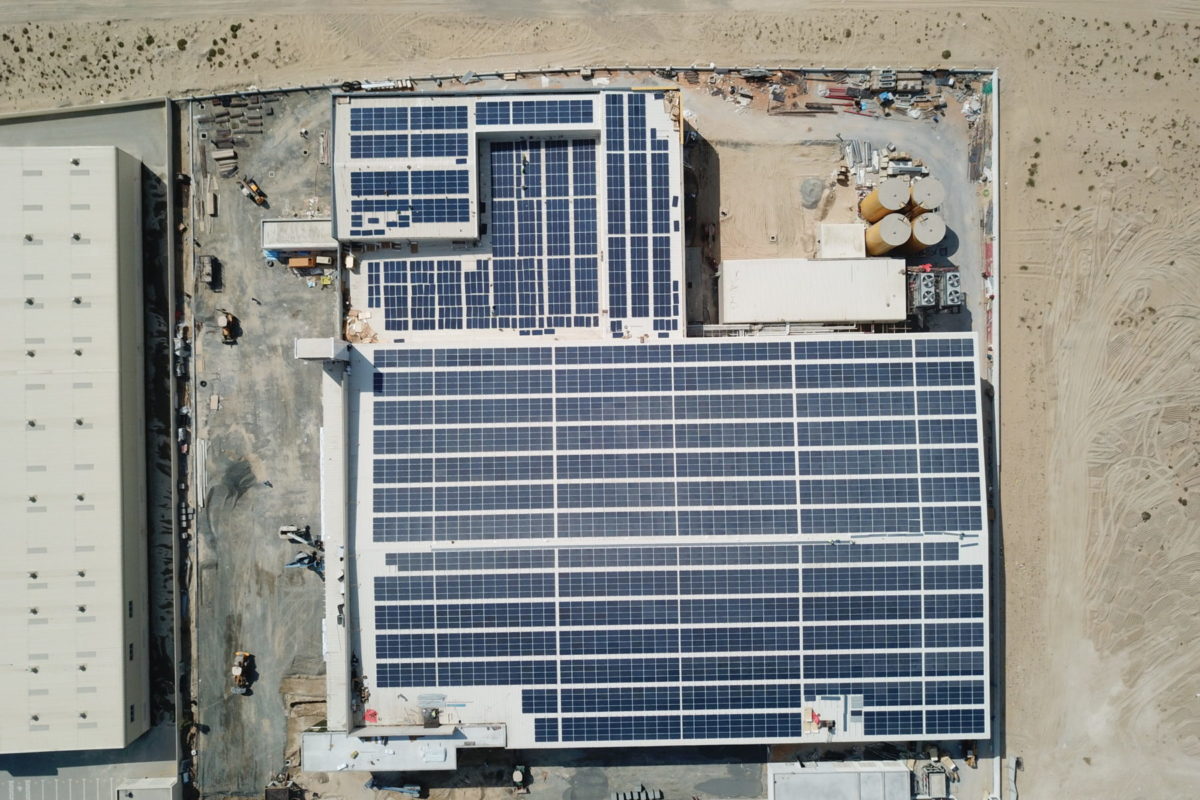 The Masterbaker project near Dubai features modules with Canadian Solar dual-glass 72 cells (Credit: Enerwhere)