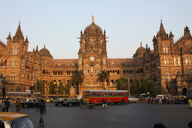 Mumbai. Source: Arian Zwegers, Flickr