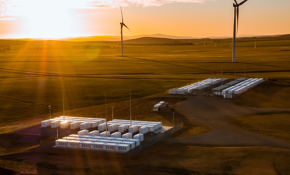 Neoen's existing 150MW Hornsdale Power Reserve battery, paired with a wind farm, in Australia. Image: Neoen.
