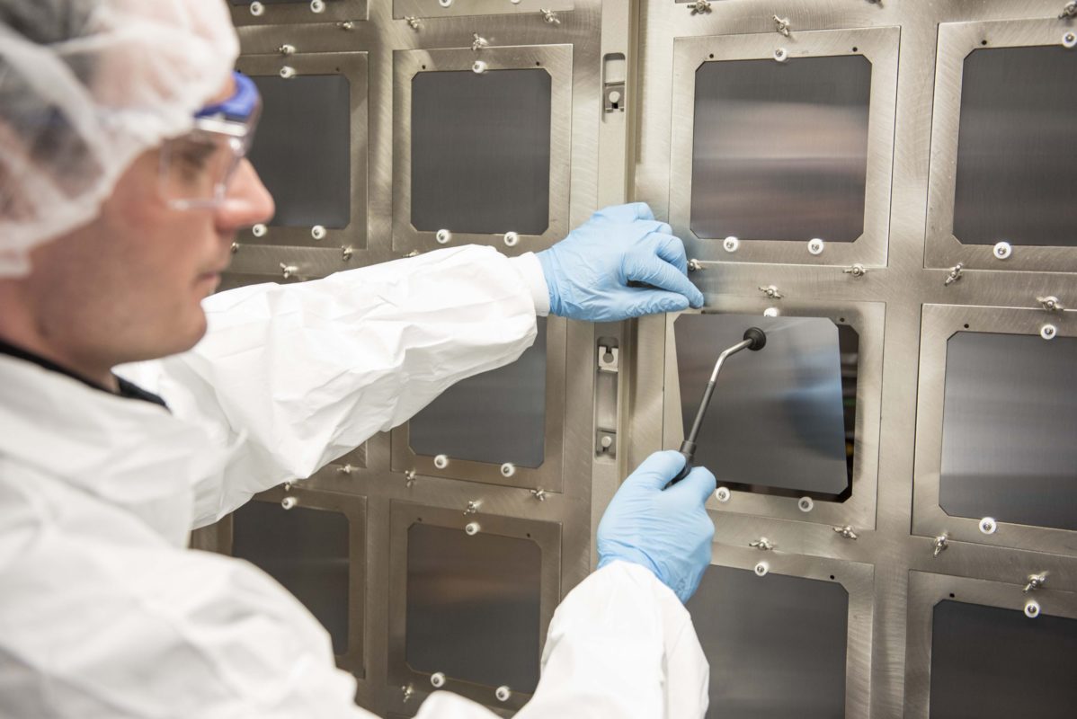 Oxford PV’s latest record for a 1 cm2 perovskite-silicon tandem solar, exceeds the 26.7% efficiency world record for a single-junction silicon solar cell. Image: Oxford PV