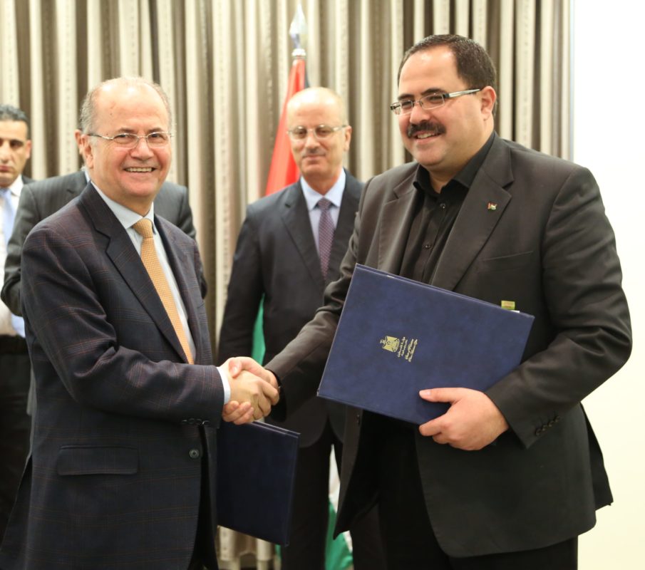 PIF Chairman Dr. Mohammad Mustafa with Palestinian Ministry of Education and Higher Education Minister Sabri Sidem. Image: PIF