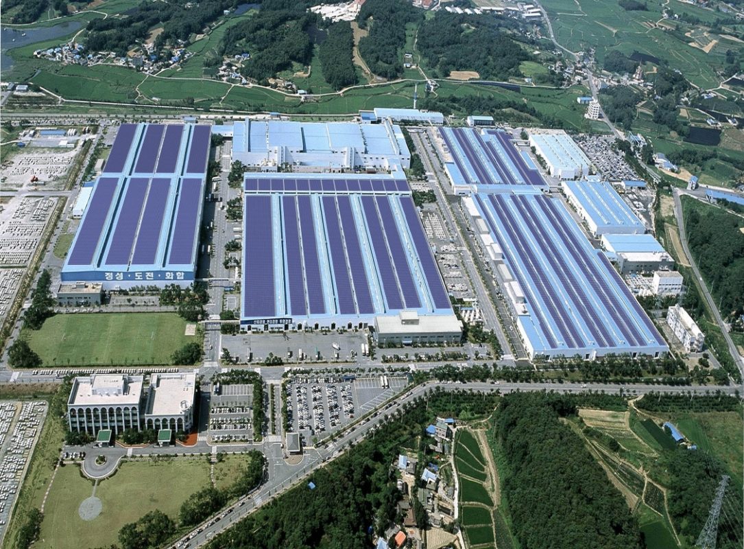 PV plant on rooftop of a Hyundai group facility. Image: Hyundai. 