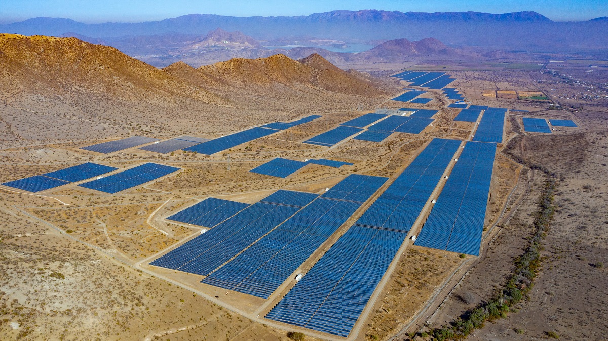 The Quilapilun solar plant in Chile. The country topped BloombergNEF’s latest Climatescope market ranking. Image: Atlas.