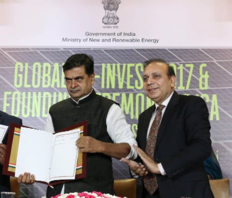 Power minister R.K. Singh and MNRE secretary Anand Kumar. Credit: MNRE Twitter