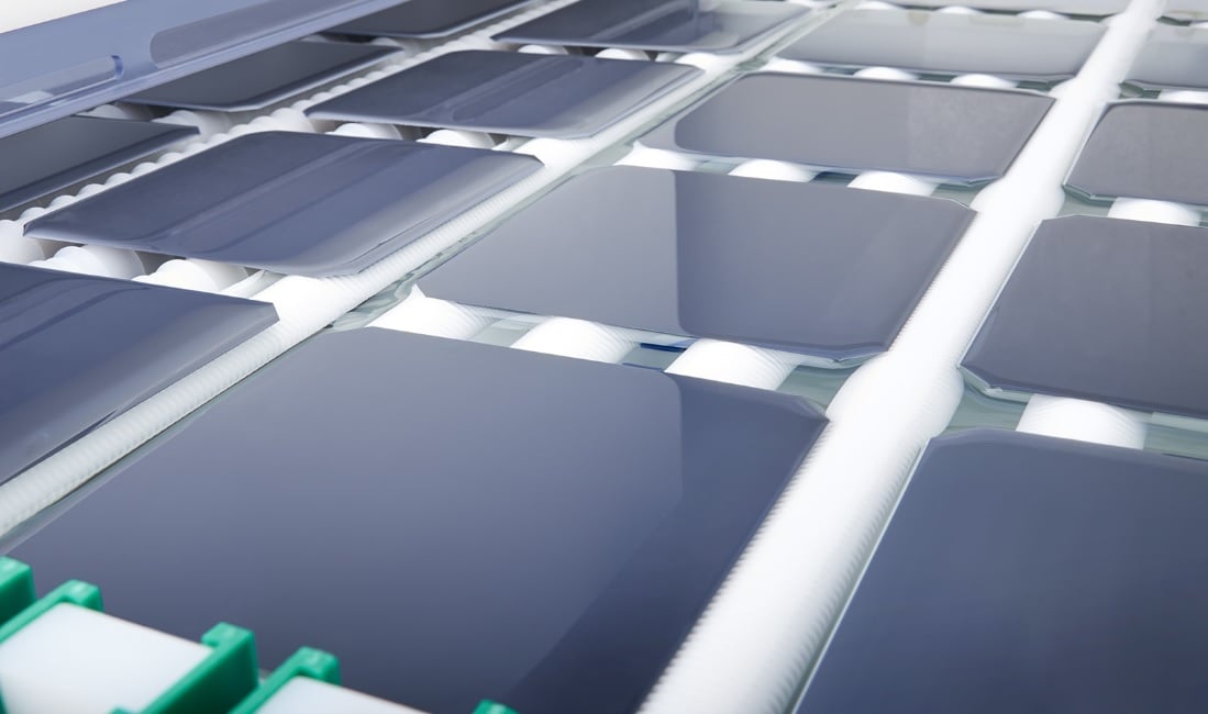 “With our state-of-the-art production platforms BatchTex N and InOxSide+, we can ensure the ideal surface quality for our customers’ highly efficient solar cells,” added Dr. Christian Peter, Vice-President Sales at RENA Technologies. Image: RENA Technologies