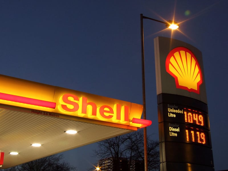 Shell, the world's second-largest oil player, has committed to investing US$2 billion annually into its new energies division. Source: Flickr, Lee Jorda