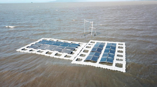 Filipino firm is looking at sustainable aquatic resource management as well as climate change mitigation on the Laguna Lake. Credit: SunAsia Energy