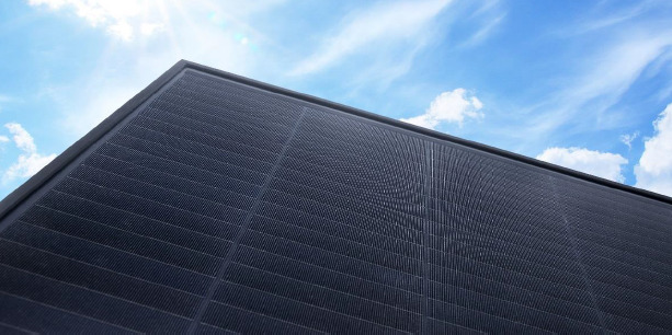 SunPower told PV Tech that it in partnership with TZS it had teamed with DEC to form the DZS joint venture cell and module manufacturing operations in early 2016. Image: SunPower P-Series module using Cogenra technology.