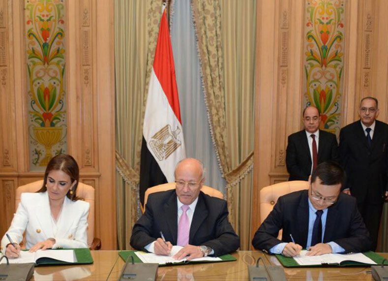 Egypt’s Minister of International Cooperation with Egypt’s Minister of Military Production signed the MOU with Shin Bin, vice-chairman TBEA at a ceremony in Egypt on July 27.