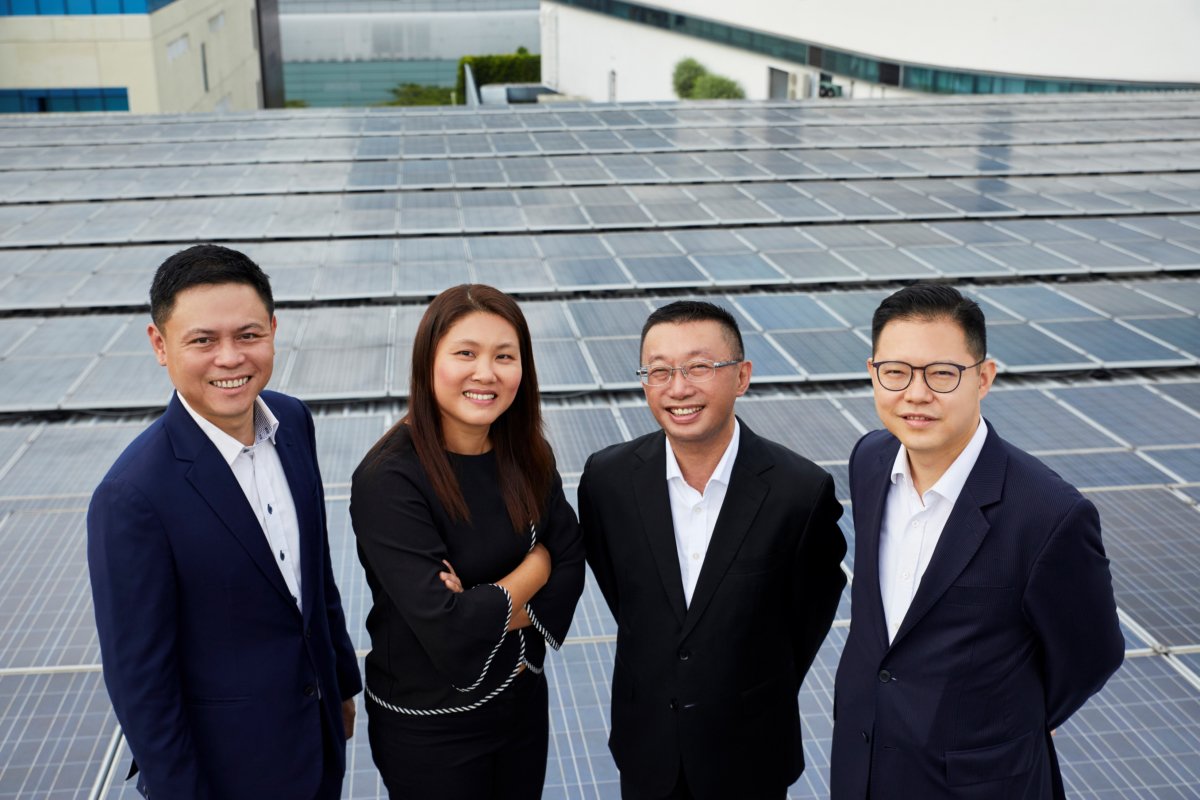 Lawrence Wu (left) hailed the confidence investors have in solar in Singapore. Credit: Sunseap.