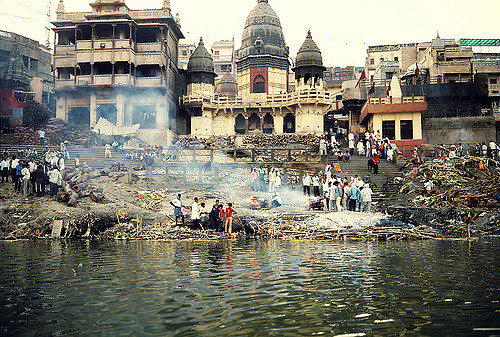 Varanasi's ghats on the bank of the Ganges. Flickr: Lyle Vincent