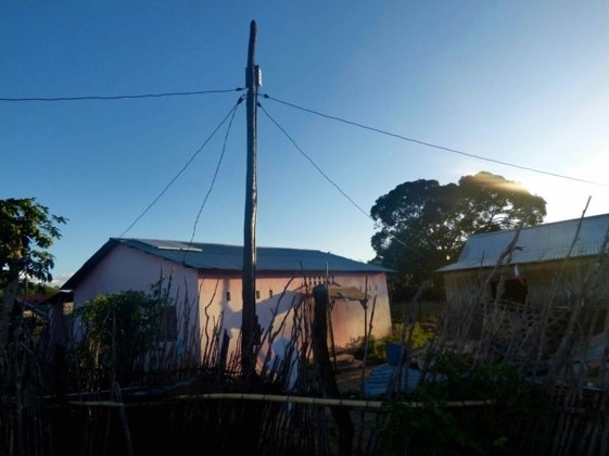 These nano-grids use solar energy to supply electricity to five or six households. Credit: Veolia