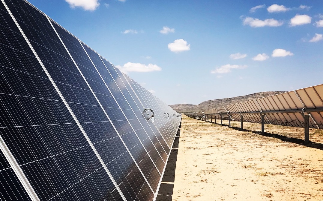 The growth in capex and capacity additions is projected to push combined global solar PV and wind capacity beyond that of global installed natural gas-fired capacity in 2023 and installed coal-fired capacity in 2024. Image: Vistra.