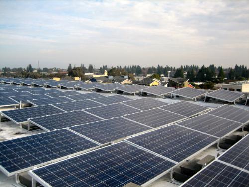 'Super league' module manufacturer Trina Solar's modules on a rooftop PV plant. Image: THiNKnrg.