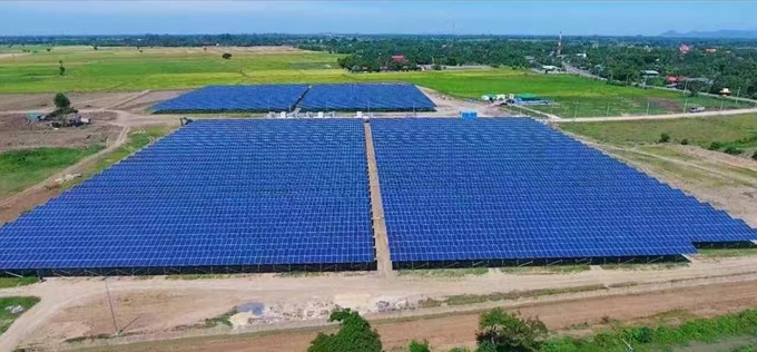 Growatt said the plant consists of 4 sub-plants of 5MW, three of which use Growatt outdoor central inverters which have a 2MW capacity in a 10ft container size with IP54 ingress protection, and thermal performance that can handle 50C degree heat, while fully operational. Image: Growatt
