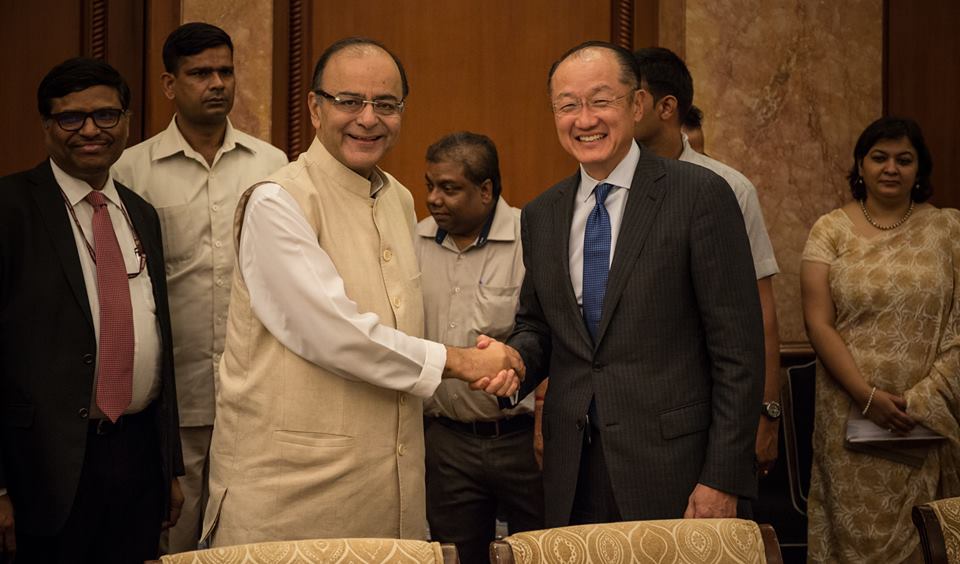 World Bank Group president Jim Yong Kim and India's fiance minister Arun Jaitley shake over the agreements. Source: World Bank Group