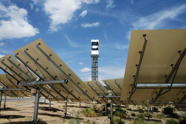 The Ivanpah Solar Electric Generating System near Primm uses more than 300,000 mirrors to focus sunlight on boilers atop 459-foot power towers heating water into steam to create electricity. Image: Associated Press