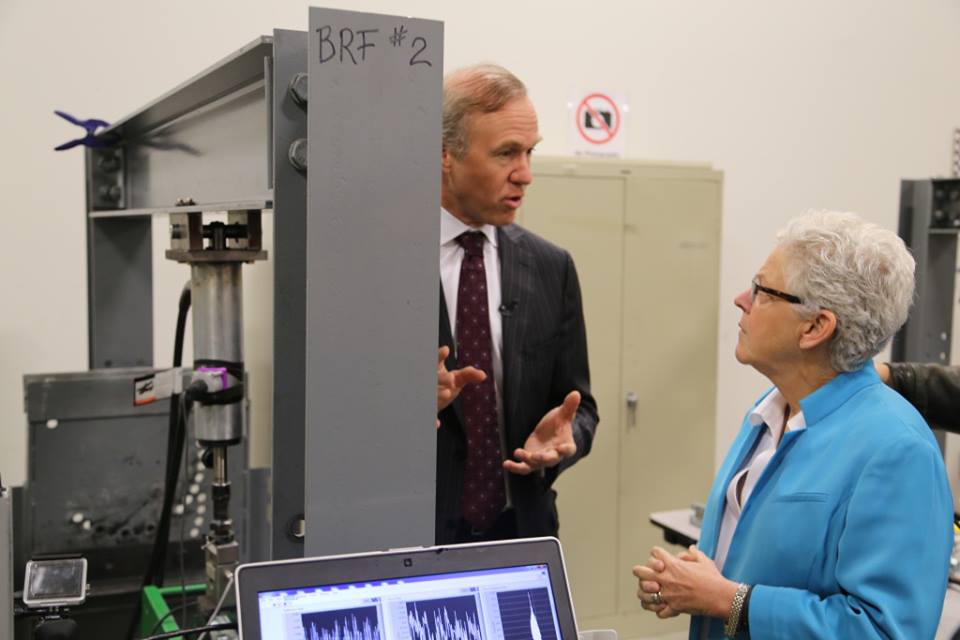 NEXTracker's CEO Dan Shugar speaking with US Environmental Protection Agency administrator Gina McCarthy. Image: NEXtracker facebook page. 