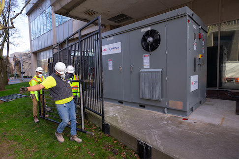 NYPA recently installed a battery storage system aimed at eliminating the fire risk from thermal runaway, piloting Cadenza Innovation's 'Supercell' lithium battery architecture. Image: NYPA. 