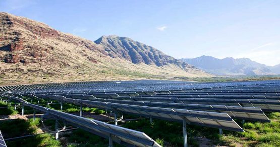 Large-scale solar project on Oahu, Hawaii. For the contract with Swell Energy, utility Hawaiian Electric has gone down a different, more distributed route to meeting its energy needs. Image: Hawaiian Electric Companies.
