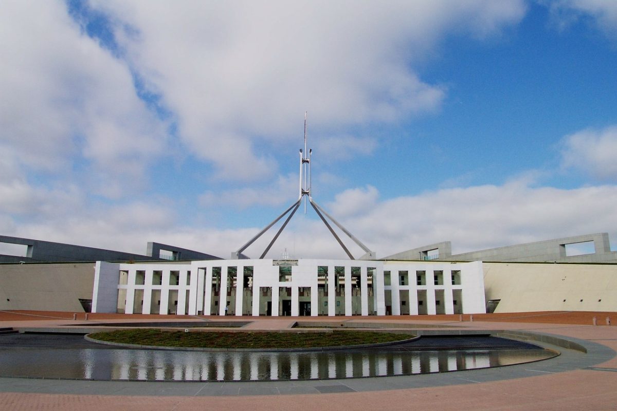 Proposals on PV and battery storage emerge weeks before Australia elects a new prime minister (Credit: Pixabay)