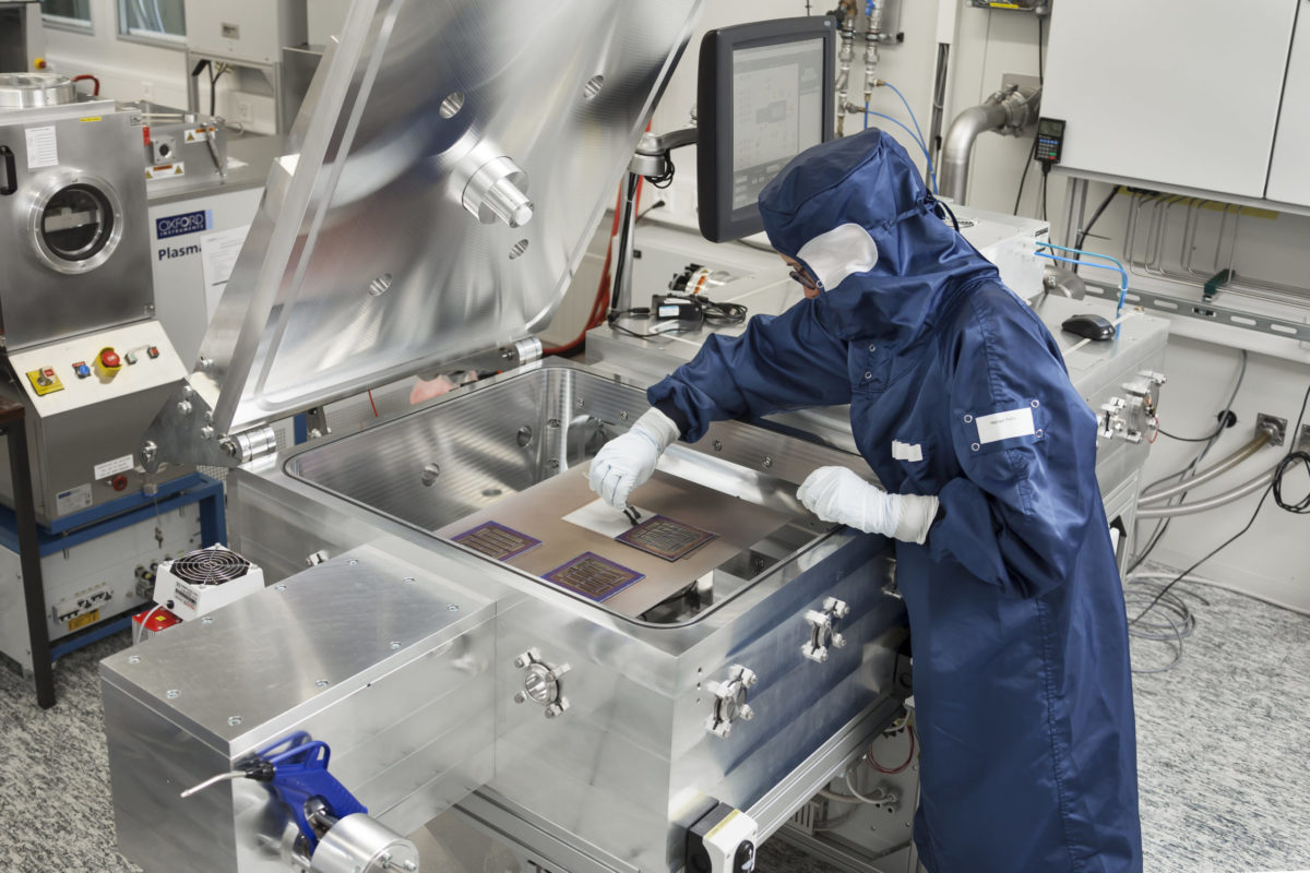 CSEM's wet chemical processing cleanroom. Source: CSEM