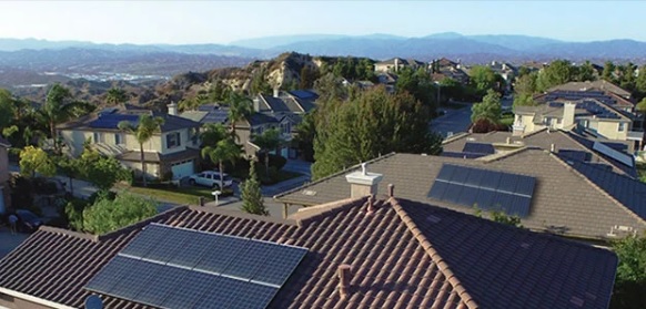 Sunrun overtook Tesla as leading US residential PV installer (public listed) in the second quarter of 2018. The seasonally weak first quarter played its part with both competitors as Sunrun’s deployments fell from 115MW to 86MW but a fraction higher than previously guidance of 83MW to 85MW. Image: Sunrun