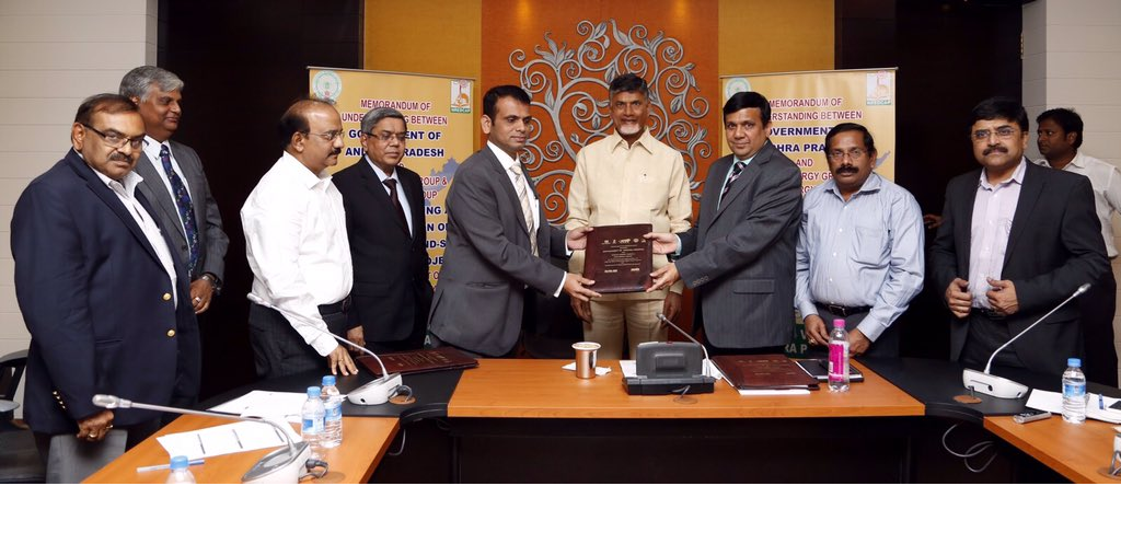 Suzlon, Axis and Andhra Pradesh chief minister sign the MoU. Credit: N. Chandrababu Naidu