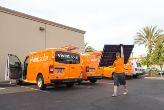 In the year-on-year analysis, Vivint Solar has experienced the highest growth in the reporting quarter, followed by Sunrun and SunPower. In contrast, Tesla’s installs declined 66%. Image: Vivint Solar