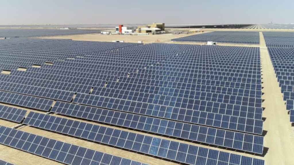 Image of a solar park, consisting of multiple arrays of solar modules, built by Masdar in Dubai. 