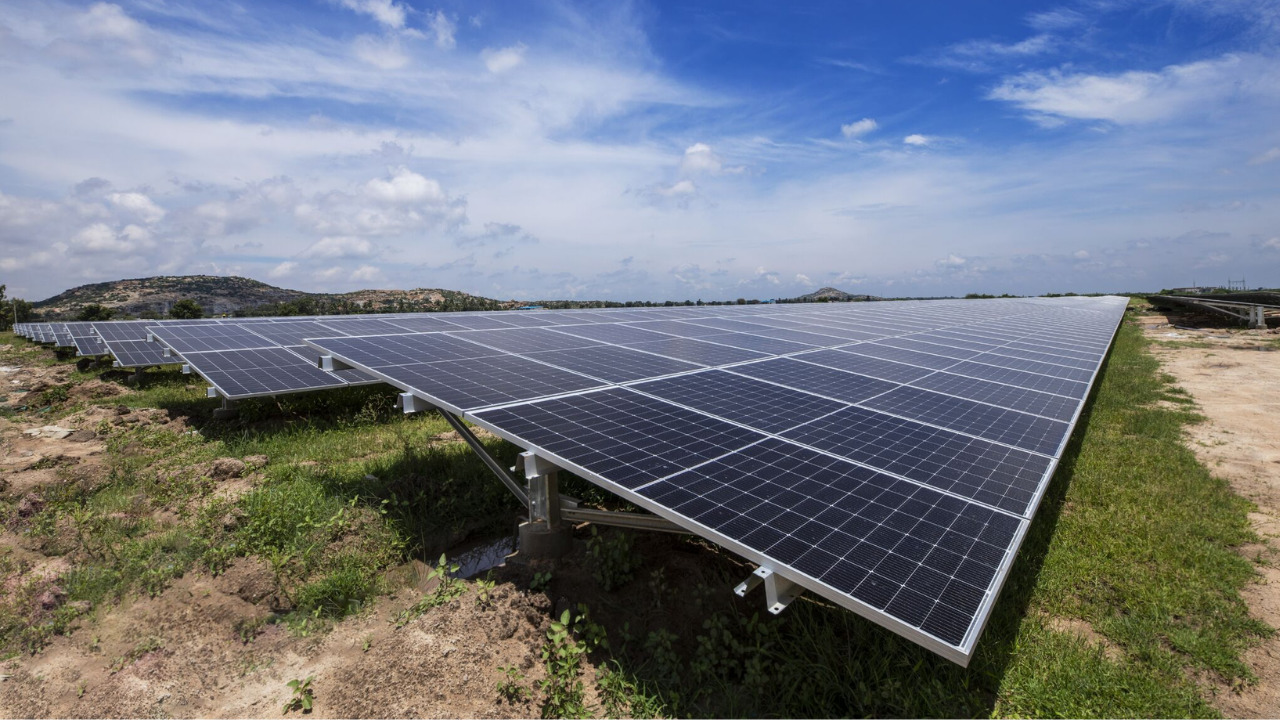 Sembcorp secures 440MW solar-plus-wind hybrid project in India, debuts solar plant in Indonesia