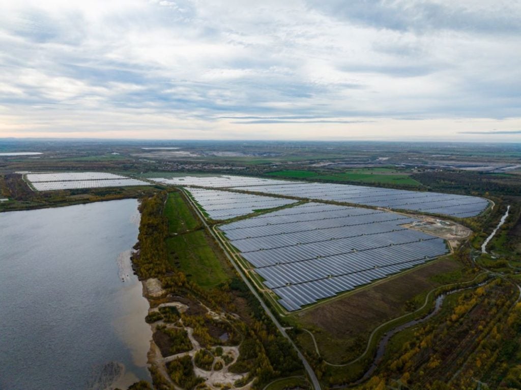 JinkoSolar provided its TOPCon NEO Tiger modules to Move ON Energy's 650MW solar park in Germany.